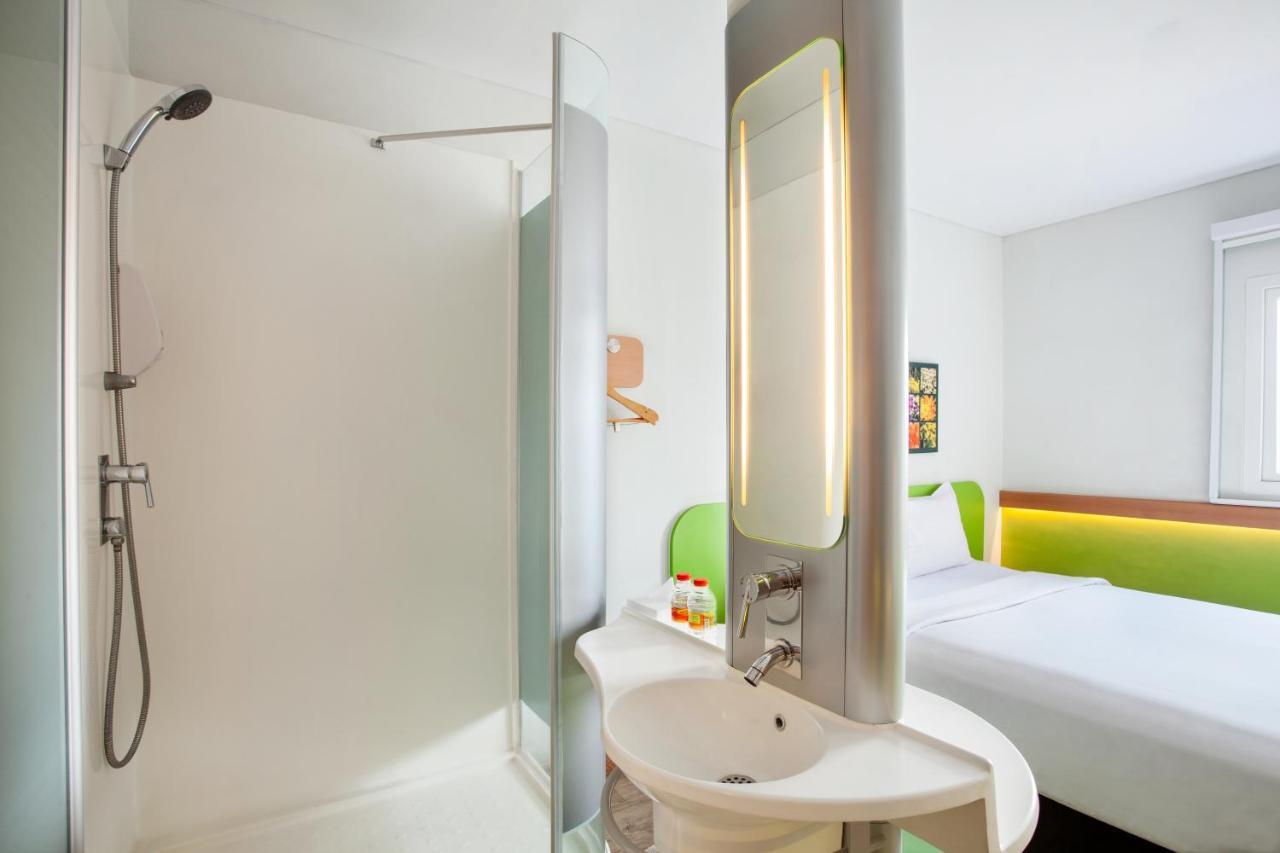 Ibis Budget Semarang Tendean Exterior photo
