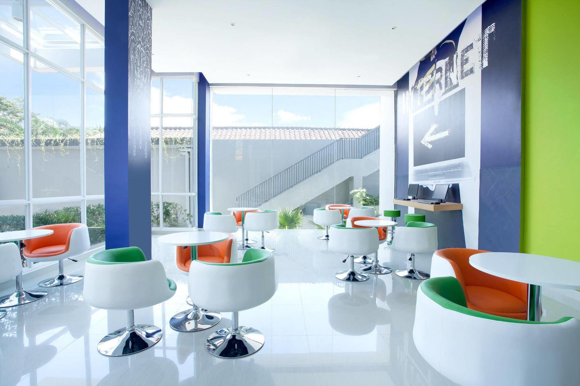 Ibis Budget Semarang Tendean Exterior photo