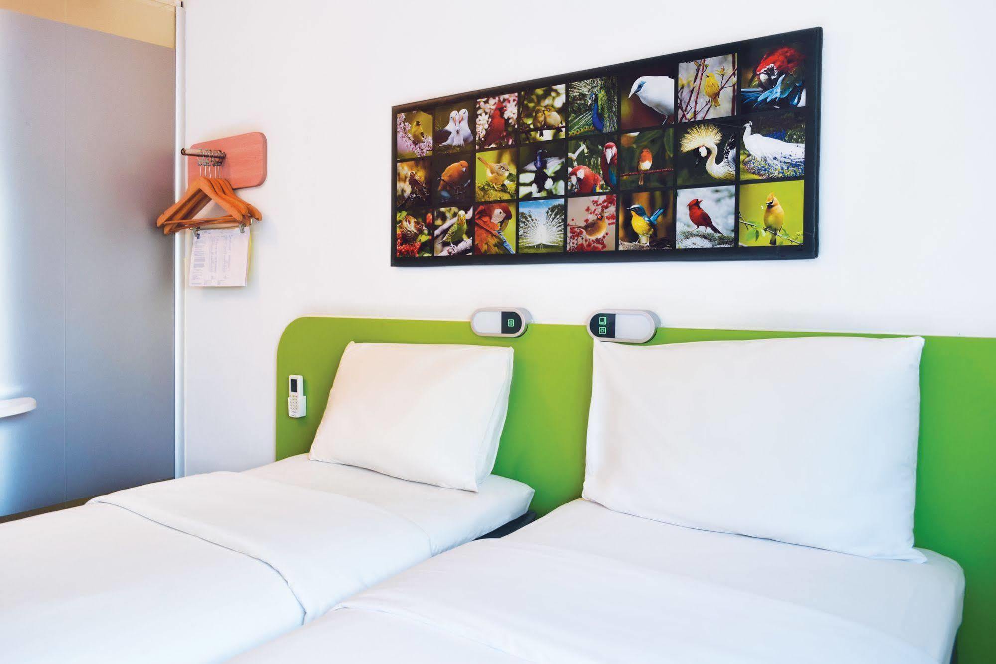 Ibis Budget Semarang Tendean Exterior photo
